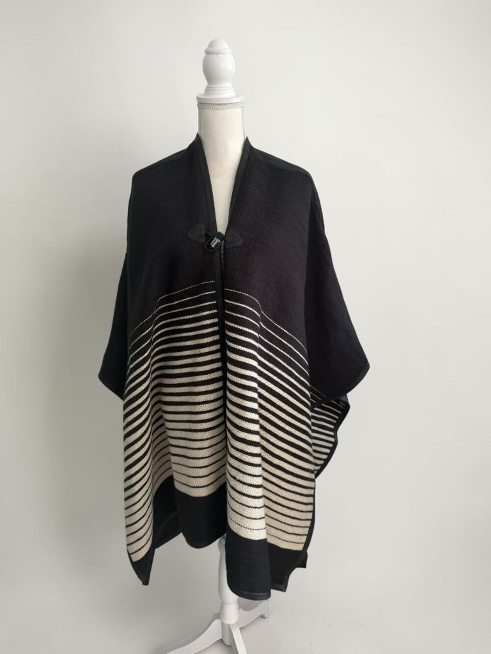 BLACK Cream Striped Zip Poncho One Size Womens